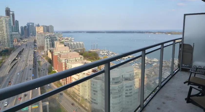 Toronto Escape - Lakeshore- 38 Dan Leckie Way Holiday home