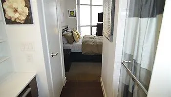 Toronto Escape - Lakeshore- 38 Dan Leckie Way Holiday home